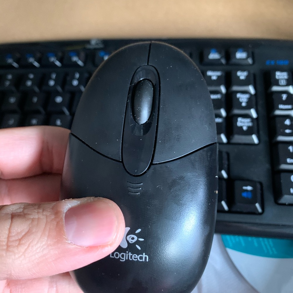 Logitech wireless keyboard set - Picture 8 of 8